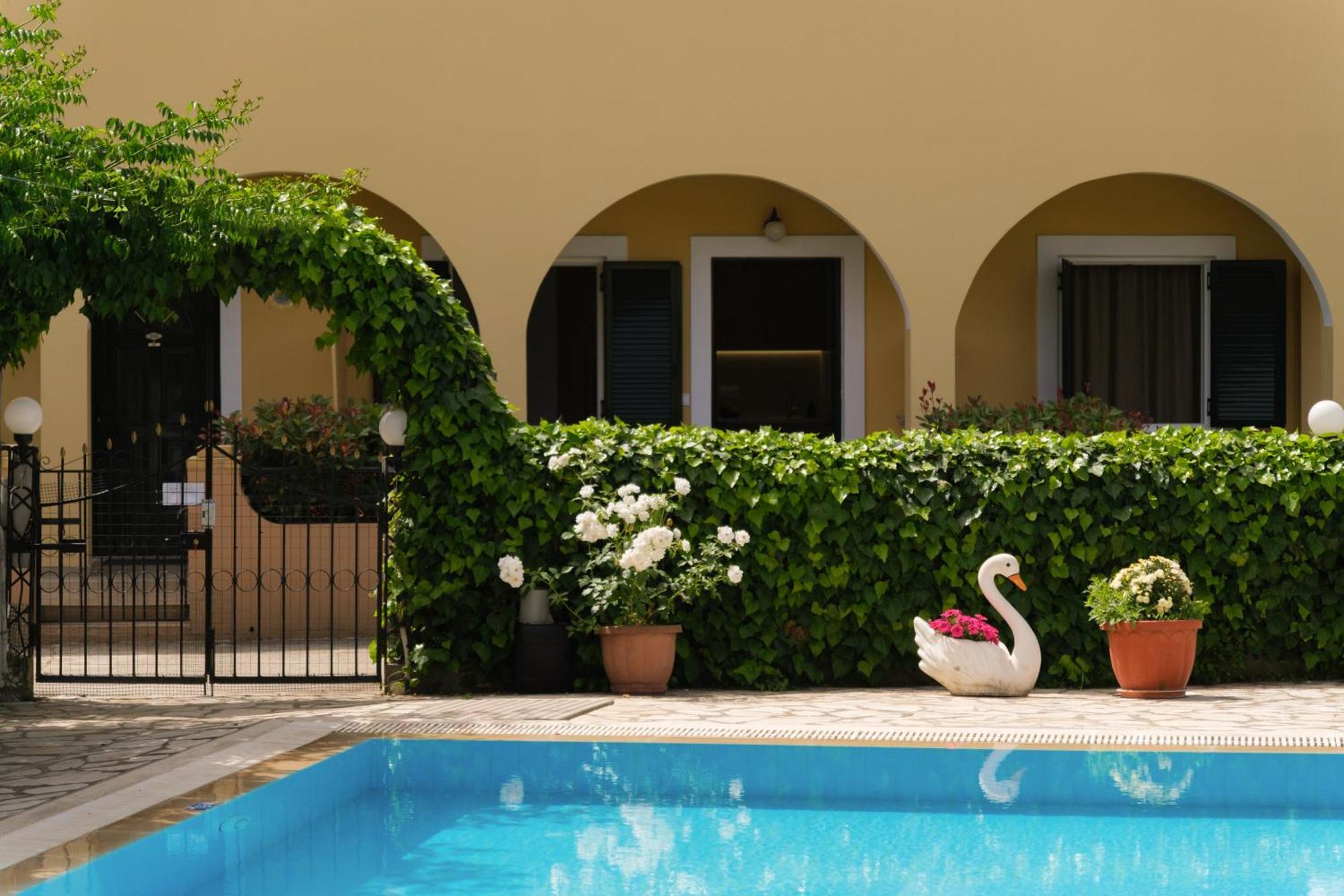 Kalypso Gouvia Aparthotel ภายนอก รูปภาพ